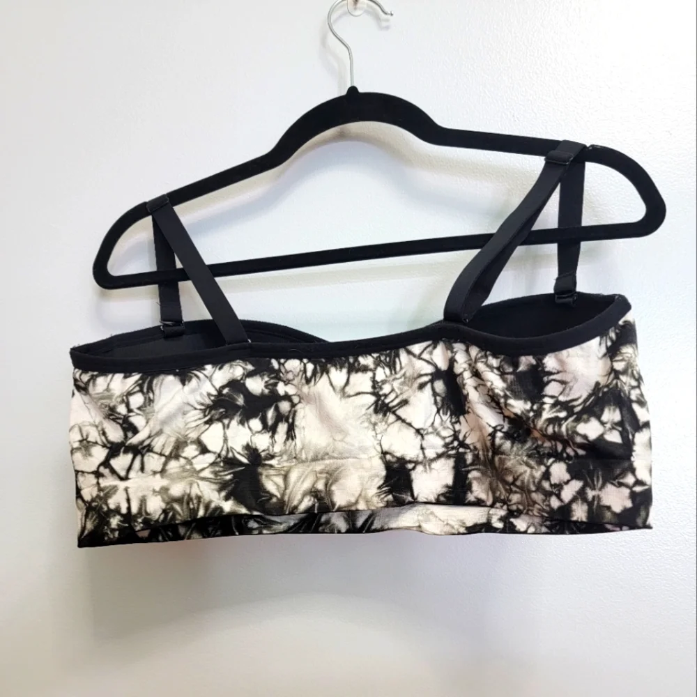 No Boundaries Sculpted Wireless Bandeau Plus-Size Bra! - Picture 2 of 4